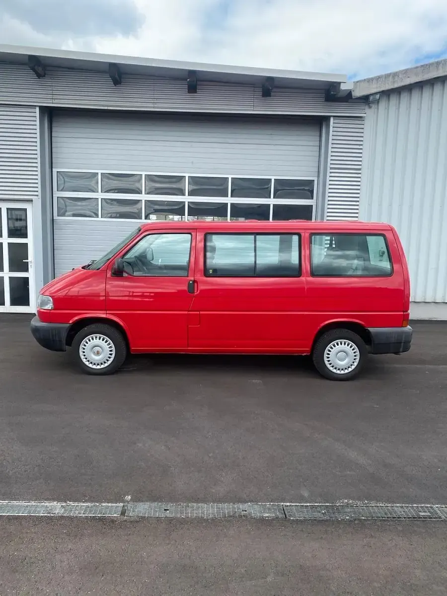 Gebraucht VW T4 102 PS (75 kW) 2000 Rot Van