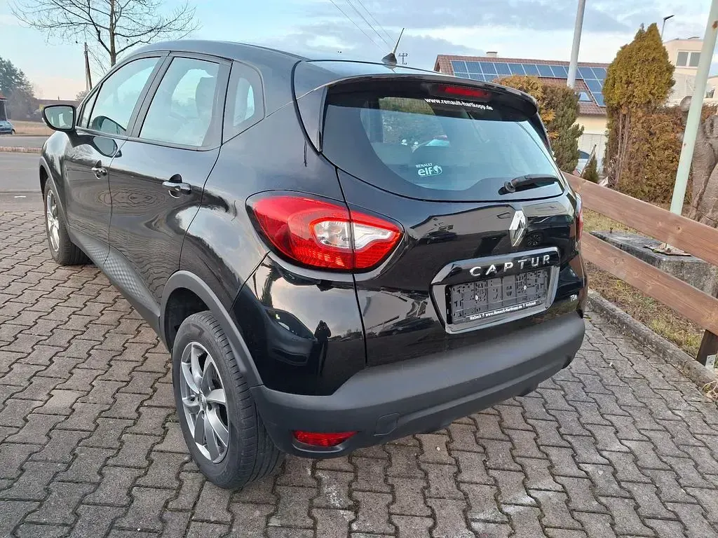 Używany Renault Captur Expression 90 KM (66 kW) 2015 Czarny SUV