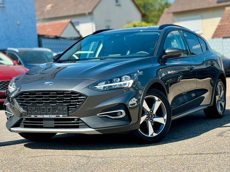 Grau Gebraucht 2020 Ford Focus Active Limousine | 18.290 € (Fairer Preis) - Bild 1/4