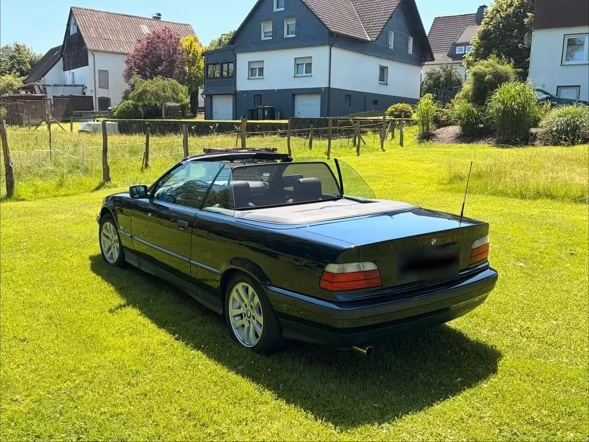 Gebraucht BMW 318 116 PS (85 kW) 1998 Blau Cabrio
