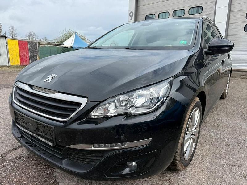 Gebraucht Peugeot 308 SW Active 131 PS (96 kW) 2017 Blau Kombi