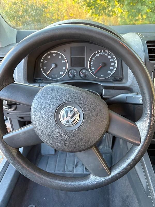 Silber Gebraucht 2004 VW Golf V Limousine | 1.000 € (Superpreis) - Bild 1/4