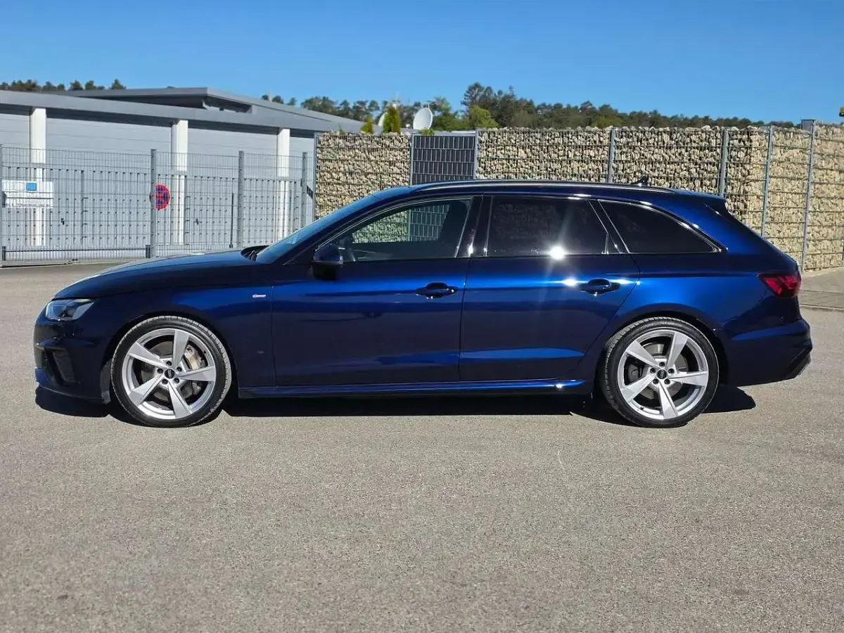 Gebraucht Audi A4 S-Line 286 PS (210 kW) 2021 Navarrablau metallic Kombi