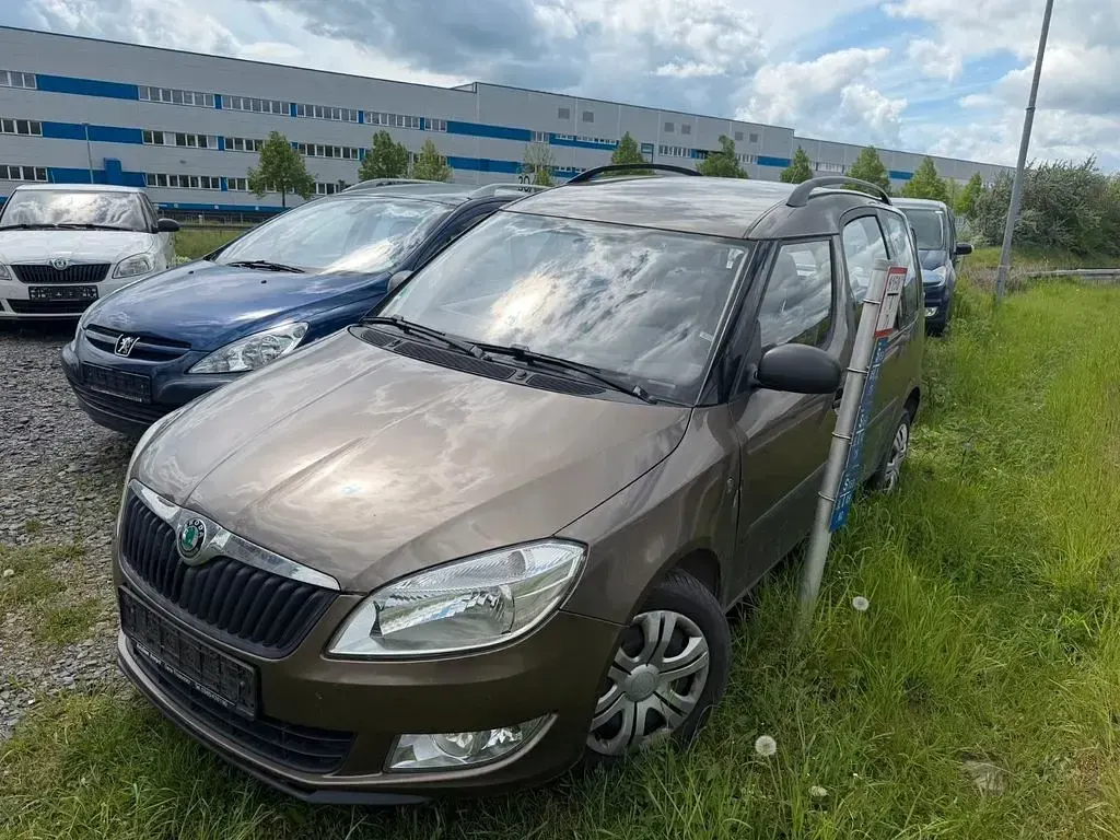 Gebraucht Skoda Roomster 75 PS (55 kW) 2012 Braun Van / Kleinbus