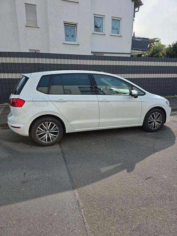 Weiß Gebraucht 2017 VW Golf Sportsvan Sound Van / Kleinbus | 12.000 € (Guter Preis) - Bild 1/4