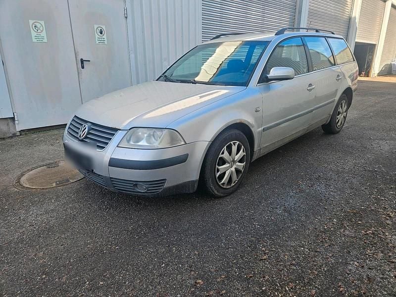 Silber Gebraucht 2003 VW Passat Sportline Kombi | 300 € (Superpreis) - Bild 1/4