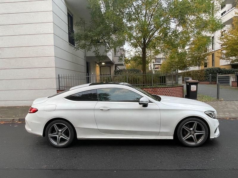 Gebraucht Mercedes C180 156 PS (114 kW) 2016 Weiß Coupé