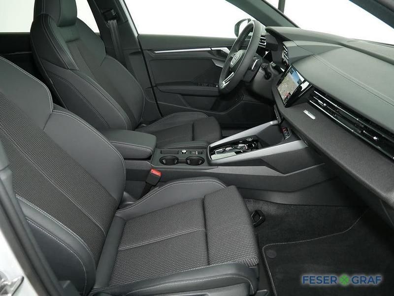 Gebraucht Audi A3 Ambiente 150 PS (110 kW) 2025 Glescherweiß metallic Limousine