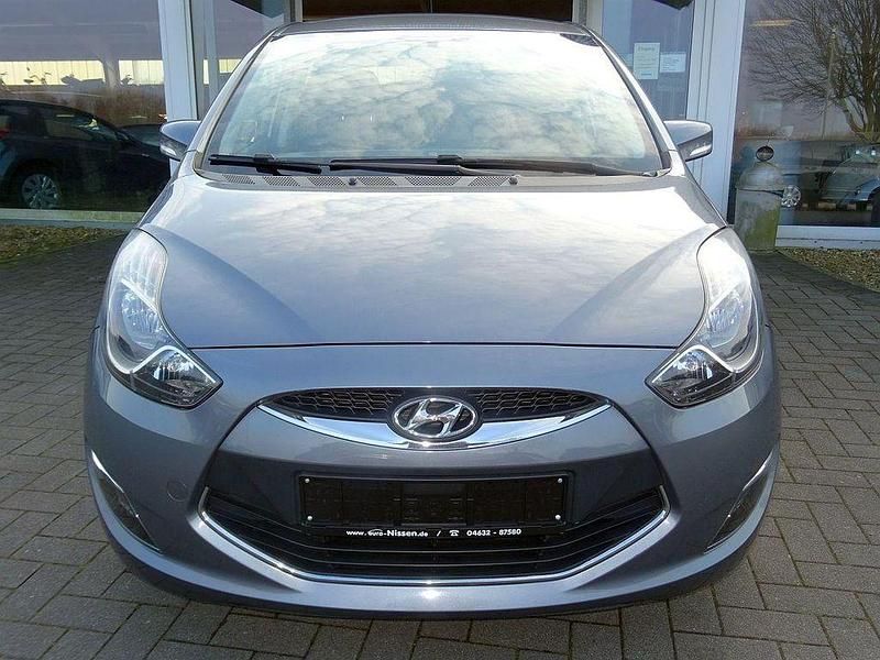 Gebraucht Hyundai ix20 Comfort 125 PS (91 kW) 2012 Steelgray Kleinwagen
