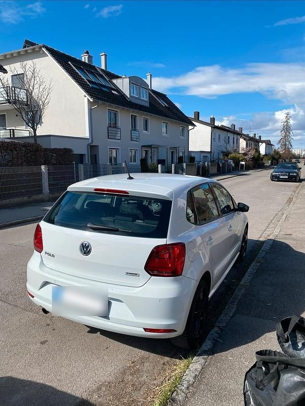 Gebraucht VW Polo 81 PS (59 kW) 2016 Weiß Kleinwagen