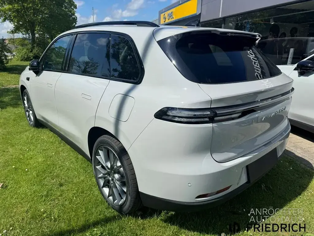 Neu Leapmotor C10 160 kW (218 PS) 2026 Grau SUV
