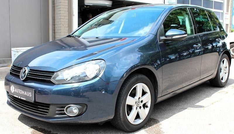 Blau Gebraucht 2010 VW Golf VI Team Limousine | 3.700 € (Guter Preis) - Bild 1/4