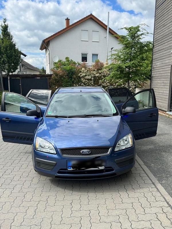 Blau Gebraucht 2007 Ford Focus Kombi | 3.000 € (Fairer Preis) - Bild 1/4
