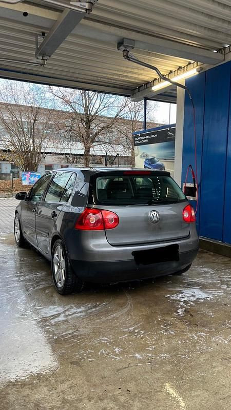 Gebraucht VW Golf V 102 PS (75 kW) 2004 Grau Kleinwagen
