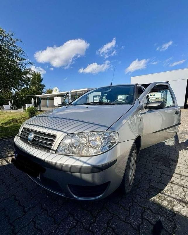 Grau Gebraucht 2004 Fiat Punto Kleinwagen | 850 € (Guter Preis) - Bild 1/4