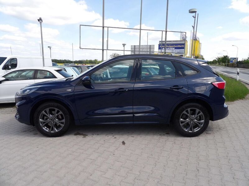 Używany Ford Kuga ST-Line 150 KM (110 kW) 2021 Niebieski SUV
