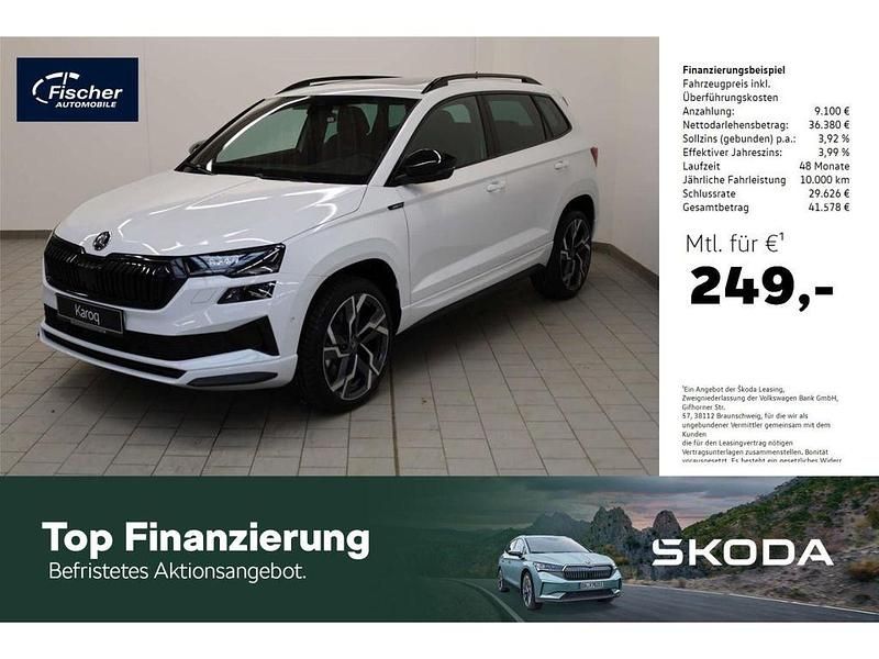 Weiss Neu 2024 Skoda Karoq SportLine SUV | 45.480 € (Teuer) - Bild 1/4