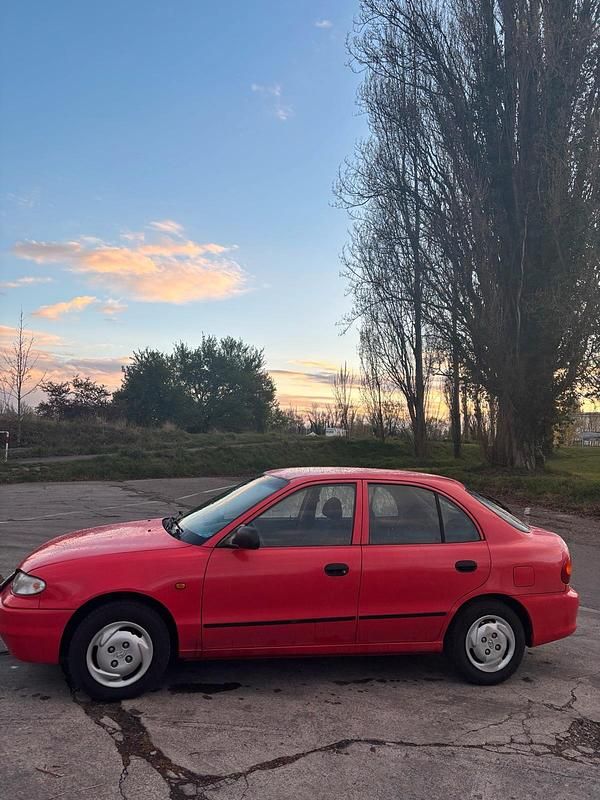 Gebraucht Hyundai Accent GLS 60 PS (44 kW) 1996 Rot Kleinwagen