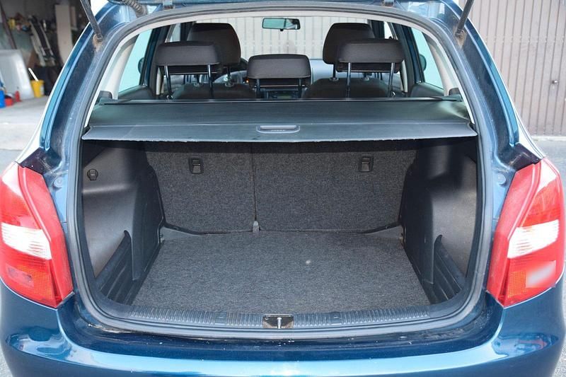 Second-hand Skoda Fabia 86 CP (63 kW) 2012 Albastru Hatchback