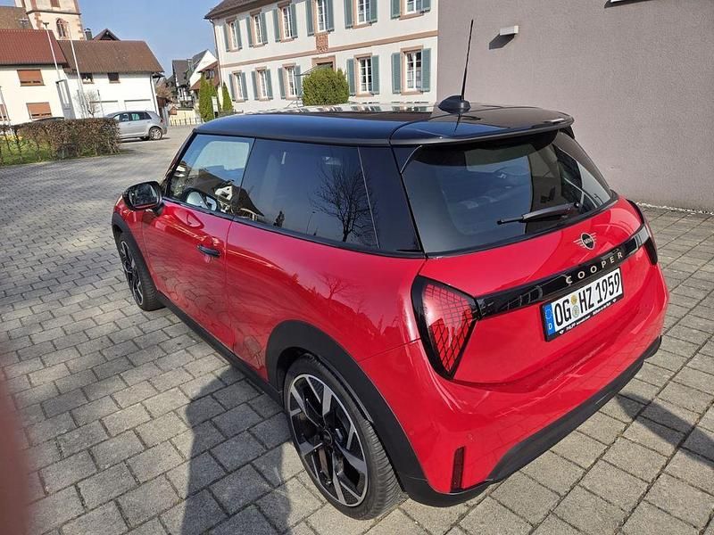 Gebraucht Mini Cooper Classic 156 PS (114 kW) 2024 Rot Kleinwagen