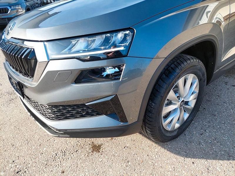 Neu Skoda Karoq Selection 150 PS (110 kW) 2025 Graphitgraumetallic SUV