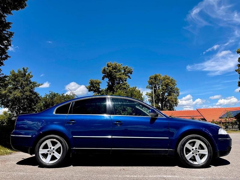Gebraucht VW Passat Highline 131 PS (96 kW) 2003 Blau Limousine