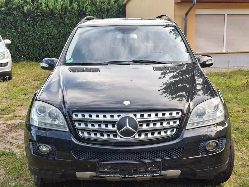 Gebraucht Mercedes ML320 224 PS (164 kW) 2005 Schwarz SUV