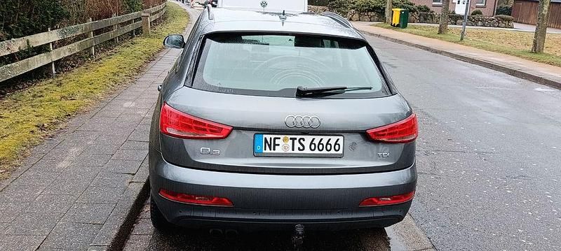 Gebraucht Audi Q3 140 PS (102 kW) 2013 Grau SUV