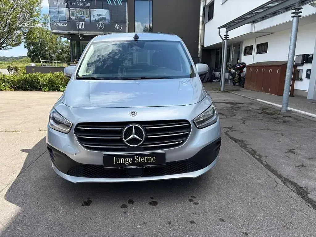 Gebraucht Mercedes T160 95 PS (69 kW) 2024 Helvinsilber metallic Van / Kleinbus
