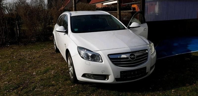 Gebraucht Opel Insignia 163 PS (119 kW) 2013 Weiß Kombi