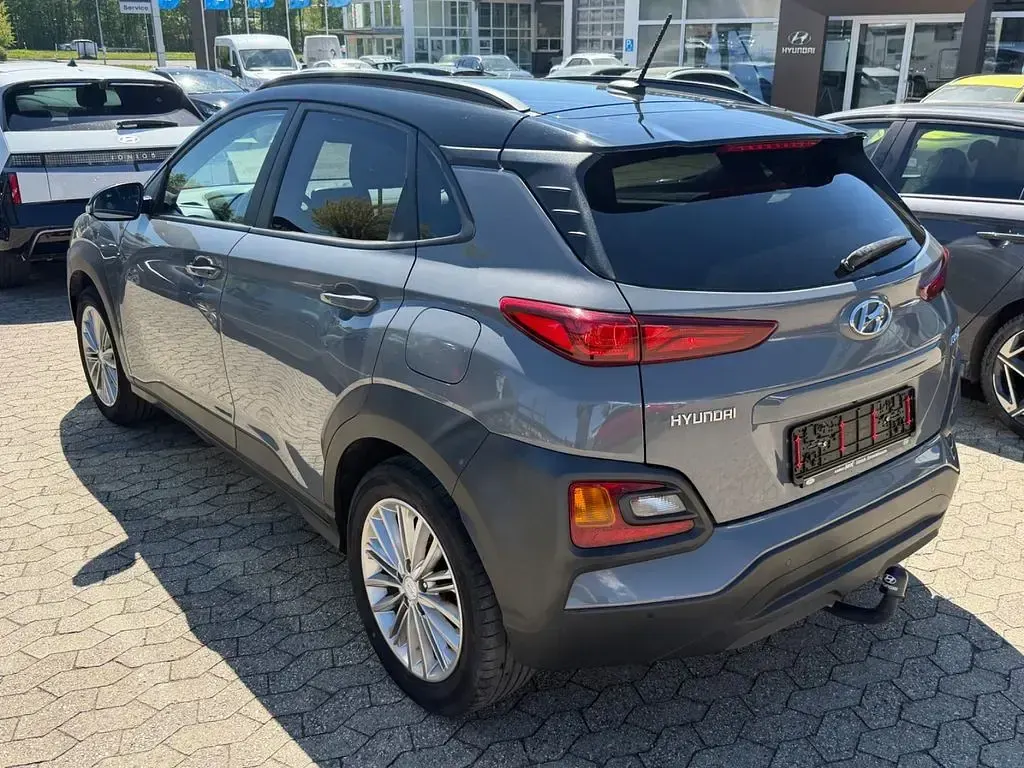 Gebraucht Hyundai Kona Select 120 PS (88 kW) 2020 Grau SUV