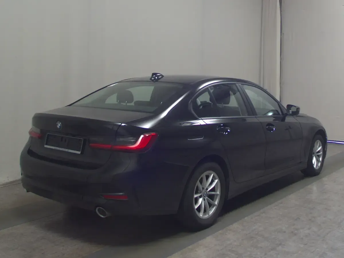 Używany BMW 320 Advantage 190 KM (139 kW) 2020 Czarny Sedan/Limuzyna