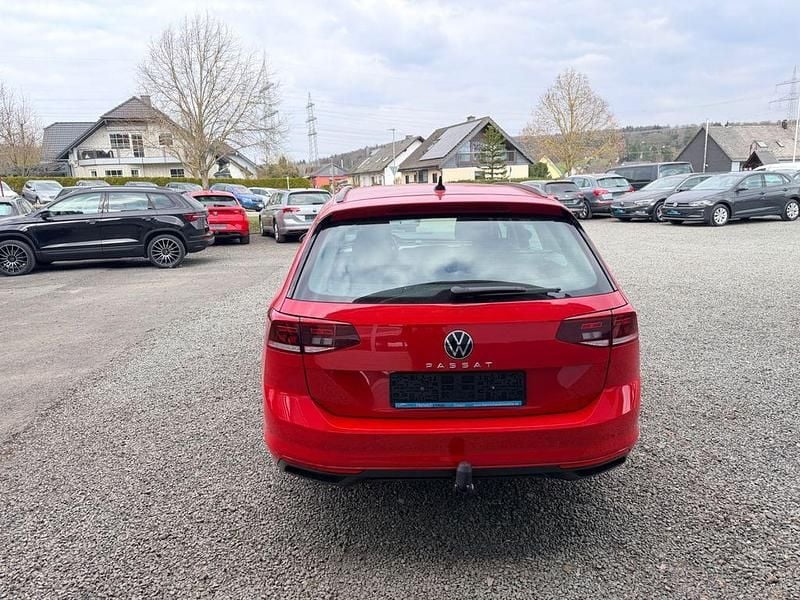 Gebraucht VW Passat Business 122 PS (89 kW) 2023 Rot Kombi