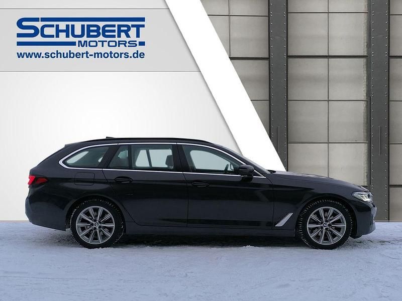 Gebraucht BMW 520 190 PS (139 kW) 2020 Sophistograu brillanteffekt metalli Kombi