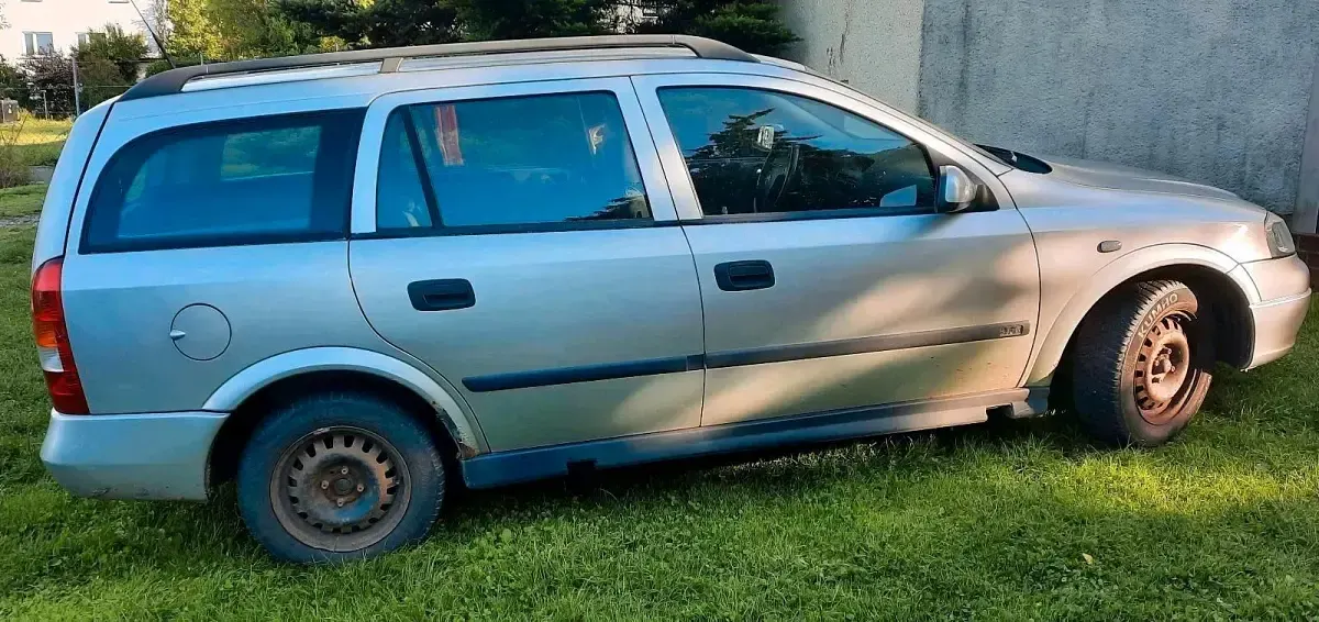 Gebraucht Opel Astra 101 PS (74 kW) 2002 Silber Kombi