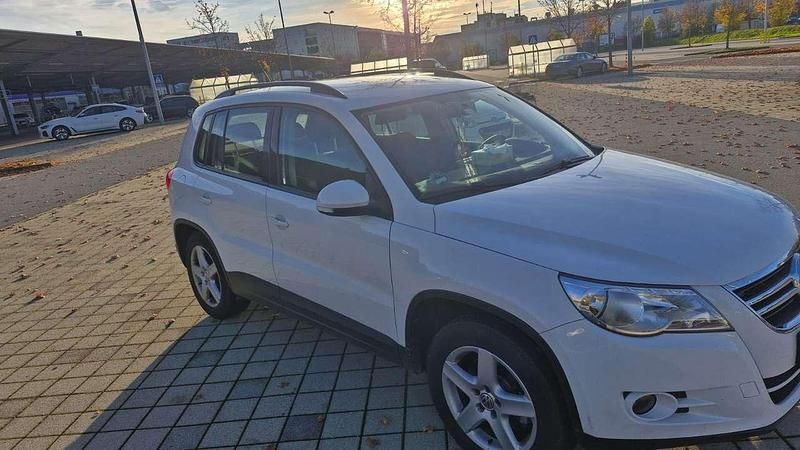 Weiß Gebraucht 2011 VW Tiguan Freestyle SUV | 5.499 € (Superpreis) - Bild 1/4