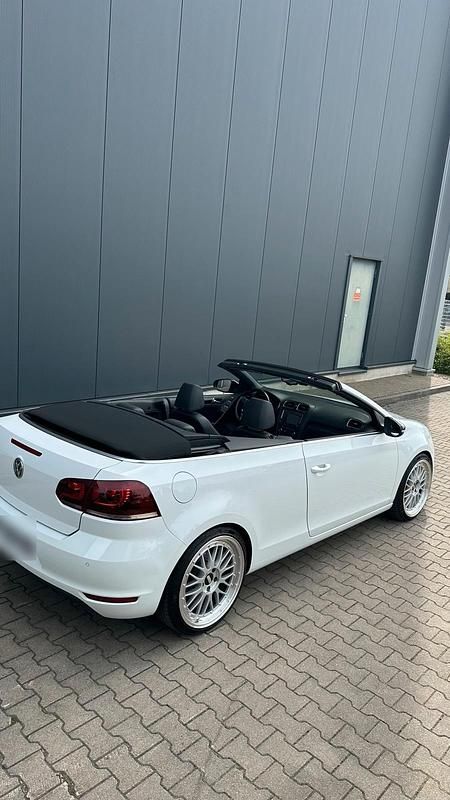 Gebraucht VW Golf 105 PS (77 kW) 2011 Weiß Cabrio