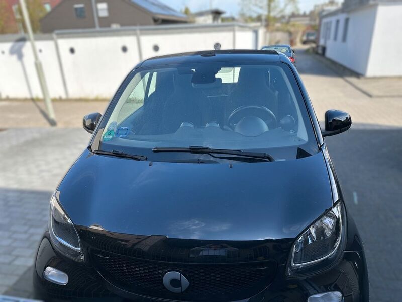 Schwarz Gebraucht 2016 Smart ForTwo Cabrio Cabrio | 10.990 € (Teuer) - Bild 1/4