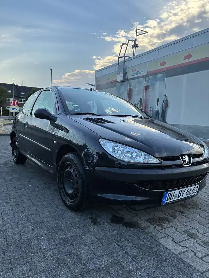 Gebraucht Peugeot 206 Tendance 88 PS (64 kW) 2005 Schwarz Kleinwagen