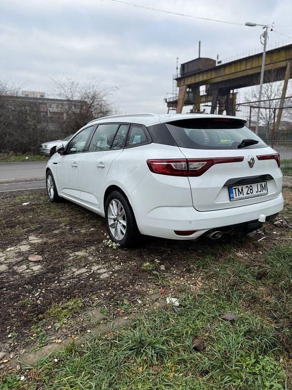 Gebraucht Renault Mégane III Intens 131 PS (96 kW) 2016 Weiß Limousine