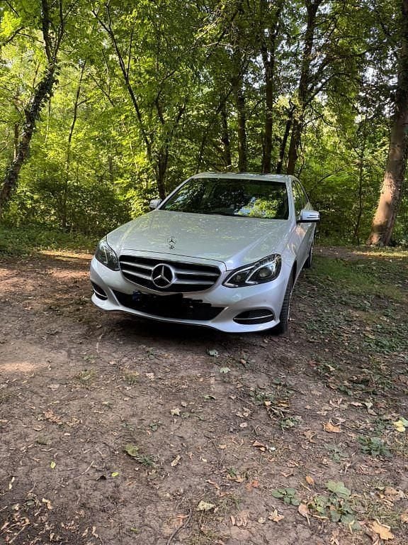 Silber Gebraucht 2014 Mercedes E250 Avantgarde Kombi | 13.200 € (Fairer Preis) - Bild 1/4