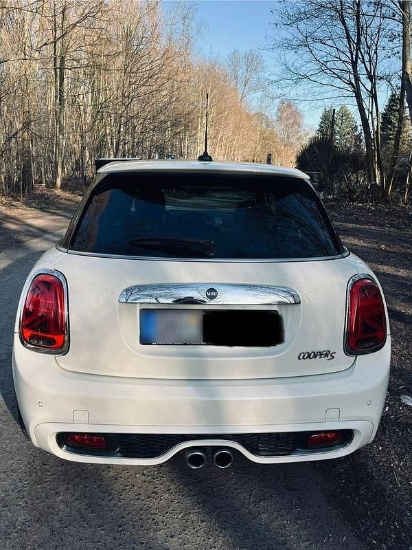 Używany Mini Cooper S Pepper 192 KM (141 kW) 2019 Biały Hatchback