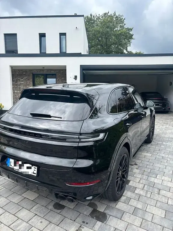 Gebraucht Porsche Cayenne S E-Hybrid Chrono 519 PS (381 kW) 2024 Schwarz SUV