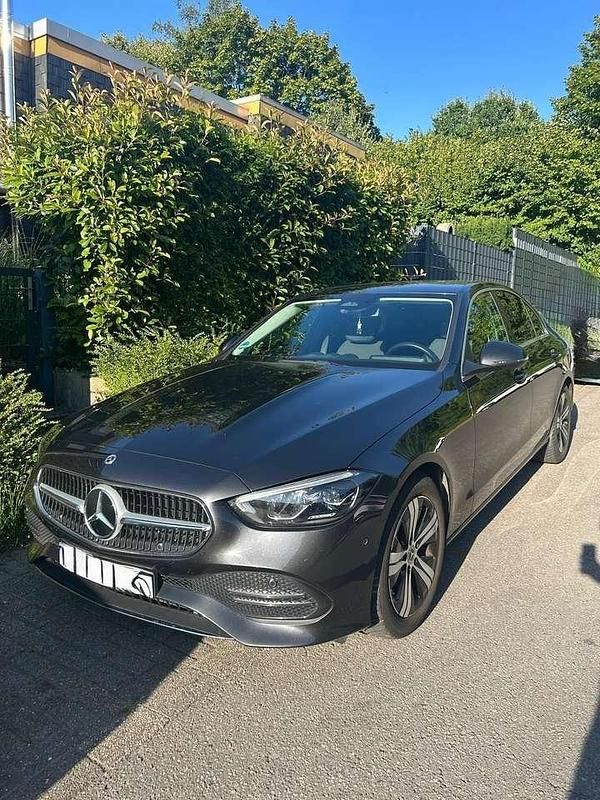 Grau Gebraucht 2022 Mercedes C180 Avantgarde Limousine | 30.000 € (Etwas zu teuer) - Bild 1/4
