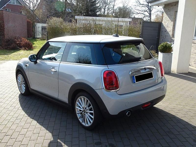 Gebraucht Mini Cooper 136 PS (100 kW) 2018 Weiß Kleinwagen