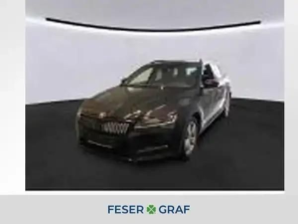 Schwarzmagic perleffekt Gebraucht 2020 Skoda Superb Kombi | 21.440 € (Teuer) - Bild 1/4