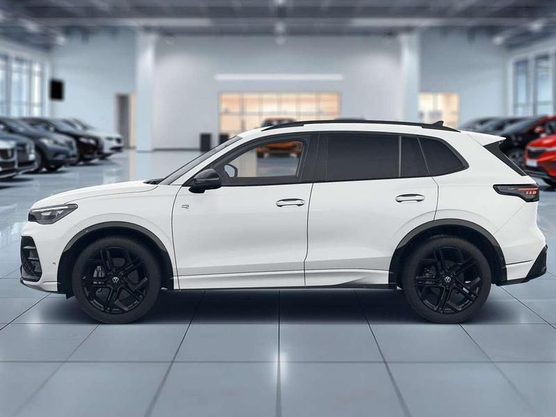 Neu VW Tiguan R-line 193 PS (141 kW) 2025 Pure white uni SUV