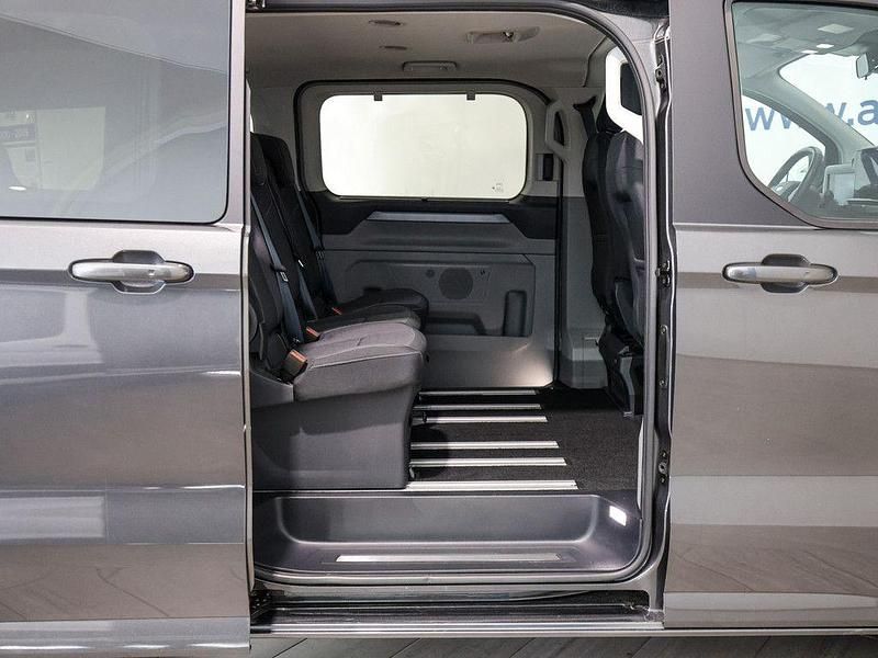 Gebraucht Ford Tourneo Titanium 170 PS (125 kW) 2024 Grau Van / Kleinbus
