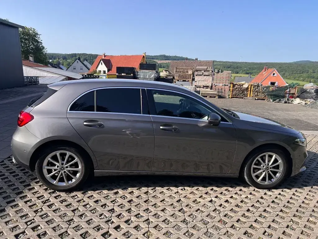 Gebraucht Mercedes A200 150 PS (110 kW) 2021 Grau Limousine