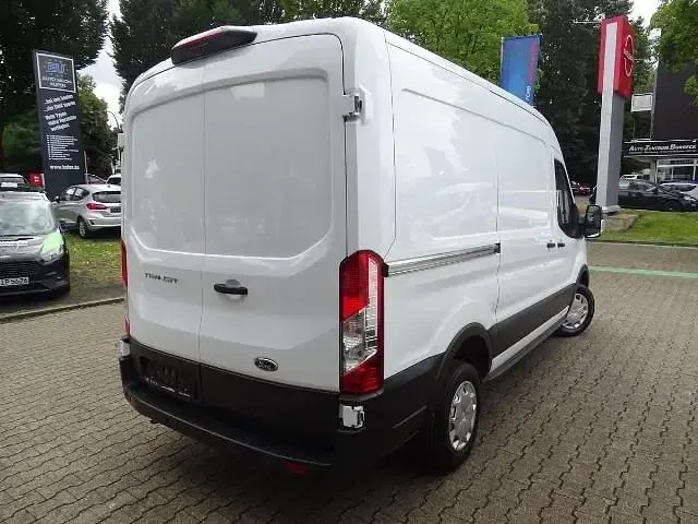 Gebraucht Ford Transit Trend 131 PS (96 kW) 2022 Frostweiss Van